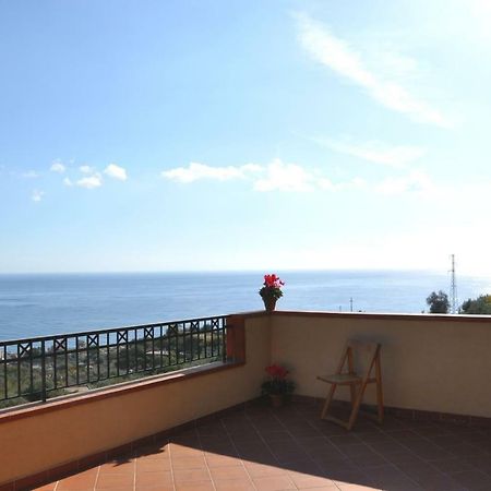 Villa Gemma Di Mare Santa Teresa Di Riva Eksteriør bilde