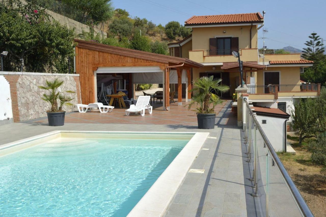 Villa Gemma Di Mare Santa Teresa Di Riva Eksteriør bilde