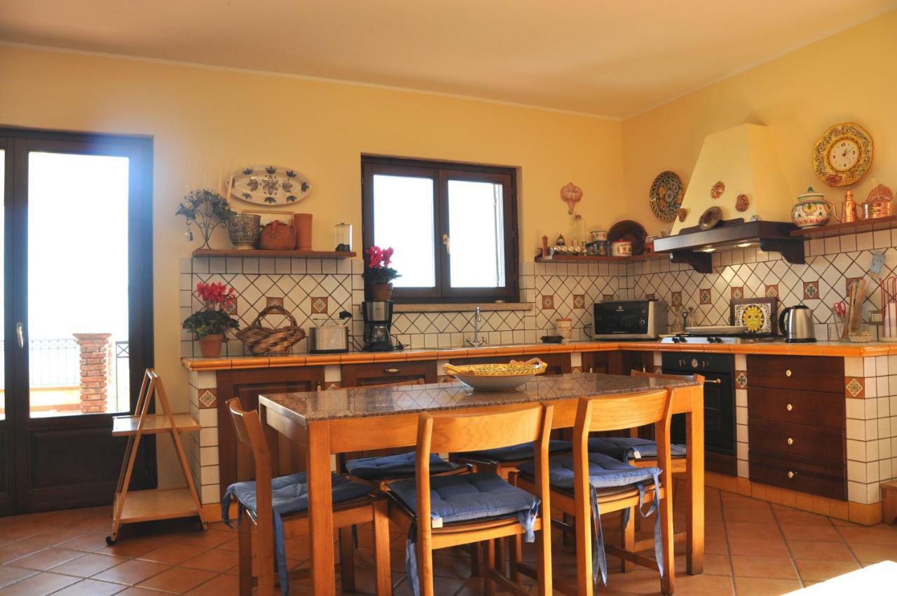 Villa Gemma Di Mare Santa Teresa Di Riva Eksteriør bilde