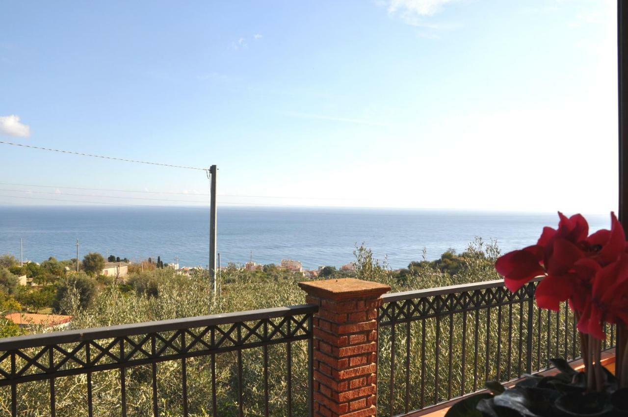 Villa Gemma Di Mare Santa Teresa Di Riva Eksteriør bilde