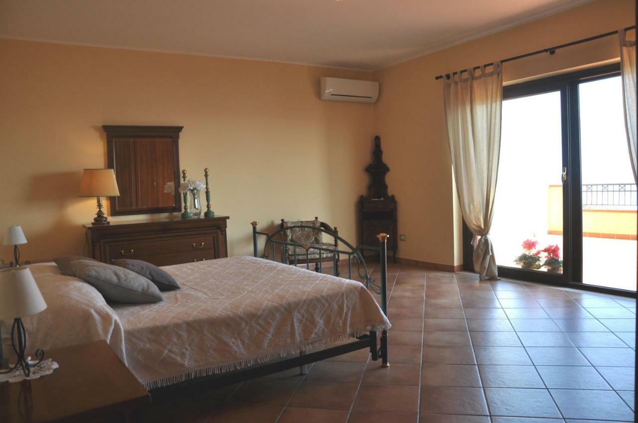 Villa Gemma Di Mare Santa Teresa Di Riva Eksteriør bilde