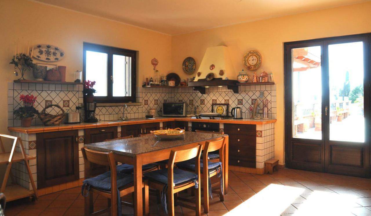 Villa Gemma Di Mare Santa Teresa Di Riva Eksteriør bilde